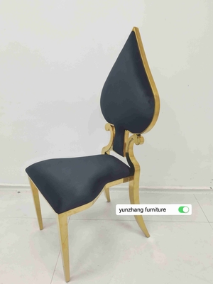 Sedile da sposa d'oro di lusso con cuscino bianco