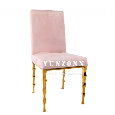 Elegante banchetto in velluto nero con gambe di bambù