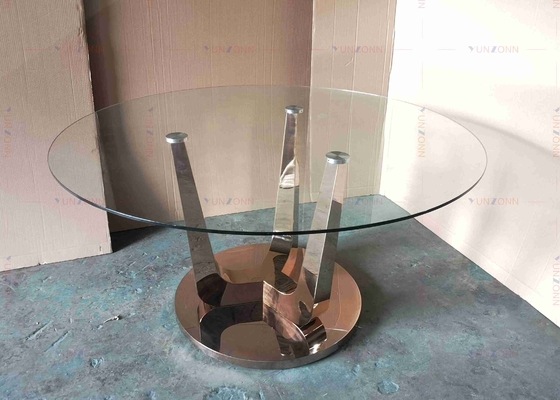 Gli ss basano i tavoli da pranzo moderni di lusso lucidano il tavolo da pranzo di vetro messo per 4