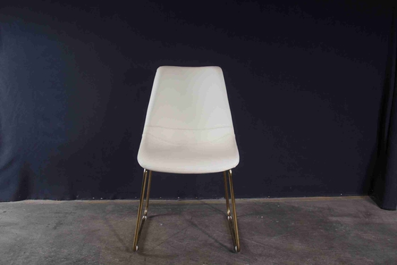 Il minimalista moderno italiano che pranza la sedia ha riempito le gambe nordiche semplici del metallo delle sedie della sala da pranzo