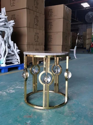 L'oro ha placcato il metallo di lusso Crystal Ball Round Corner Table del lato di acciaio inossidabile della luce di marmo della Tabella