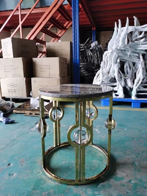 L'oro ha placcato il metallo di lusso Crystal Ball Round Corner Table del lato di acciaio inossidabile della luce di marmo della Tabella