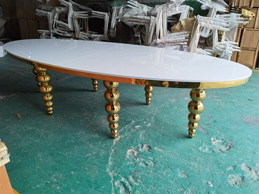 Il ricevimento nuziale ovale di stile di banchetto delle Tabelle di banchetto di nozze del MDF presenta le gambe della palla dell'oro degli ss