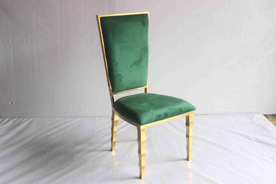 Buon prezzo Sedie riempite eleganti della sala da pranzo per la famiglia dell'hotel in linea