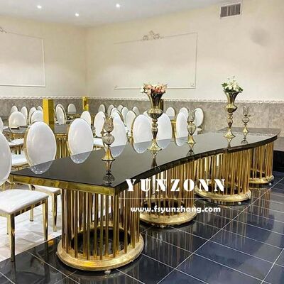 Prezzo buono Tavolo da banchetto di lusso in acciaio inossidabile con base in metallo dorato e piano in vetro per hotel, a serpentina/rotondo in linea