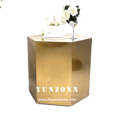 Prezzo buono Tavolo da torta moderno in metallo a forma esagonale, nuovo design per mobili da giardino per la casa con applicazione esterna per sgabello contenitore in vendita in linea