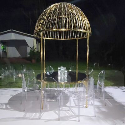 Prezzo buono Elegante tavolo rotondo per torte fantasma con cristalli mobili da banchetto di lusso per hotel in linea