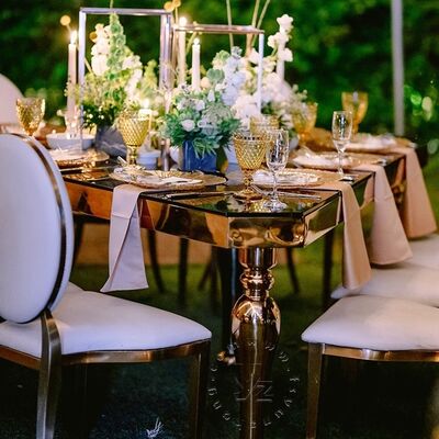 Prezzo buono YZ Tavolo da Pranzo Moderno Triangolare con Base in Acciaio Inossidabile, Piano in Vetro Temperato, Struttura Multicolore, Durevole per Esterni, Appartamenti, Ville in linea