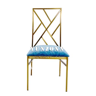Prezzo buono Forniture Fabbrica Cinese Metallo Oro Bianco Matrimoni Banchetto Sedia Chiavari con Cuscino per Eventi in linea