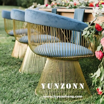 Prezzo buono Poltrona in Tessuto Rilassante Sedia da Pranzo in Velluto Nouveau Wire con Telaio in Acciaio Inossidabile Dorato Nuovo Design per Soggiorno Hotel Ristorante in linea