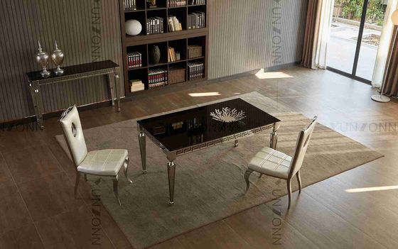 Prezzo buono Tavolo da pranzo di vetro nero conciso scolpito per orlare le gambe angolari per sala da pranzo in linea